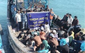 টেকনাফে বোটের ইঞ্জিন বিকলে কোস্ট গার্ডের দ্রুত উদ্ধার অভিযান