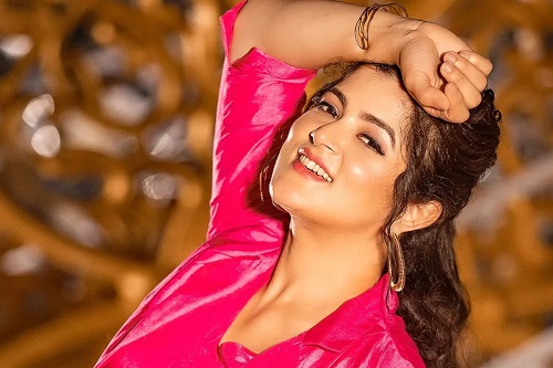 ছবি পোস্ট করতেই বিতর্ক ফের ঘনীভূত, চর্চায় অভিনেত্রী শ্রাবন্তী