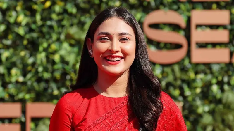 1000040700-675d535bdd415