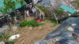 rohingya-camp-landslide-young-woman-death-injured-child
